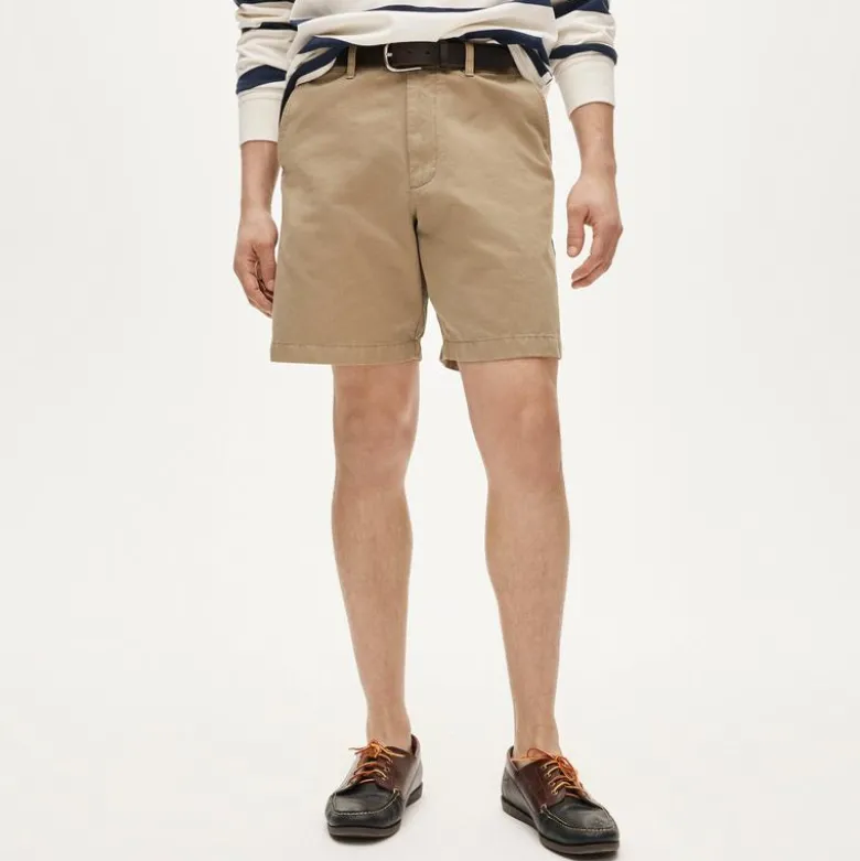 8" Classic chino short