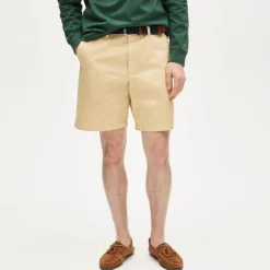 8" Classic chino short