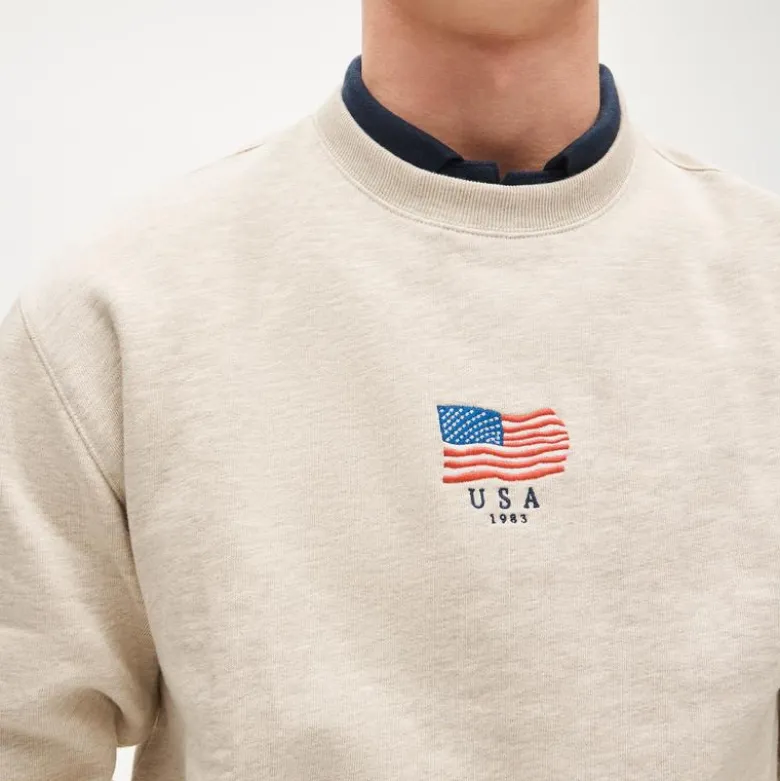 '83 fleece sweatshirt with flag embroidery