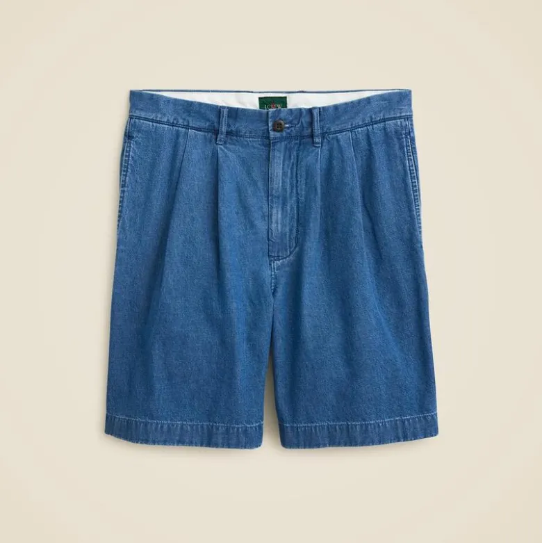 8" Relaxed pleated chambray short