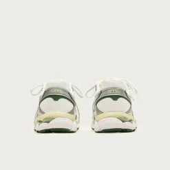 ASICS® GEL-CUMULUS® 16 sneakers