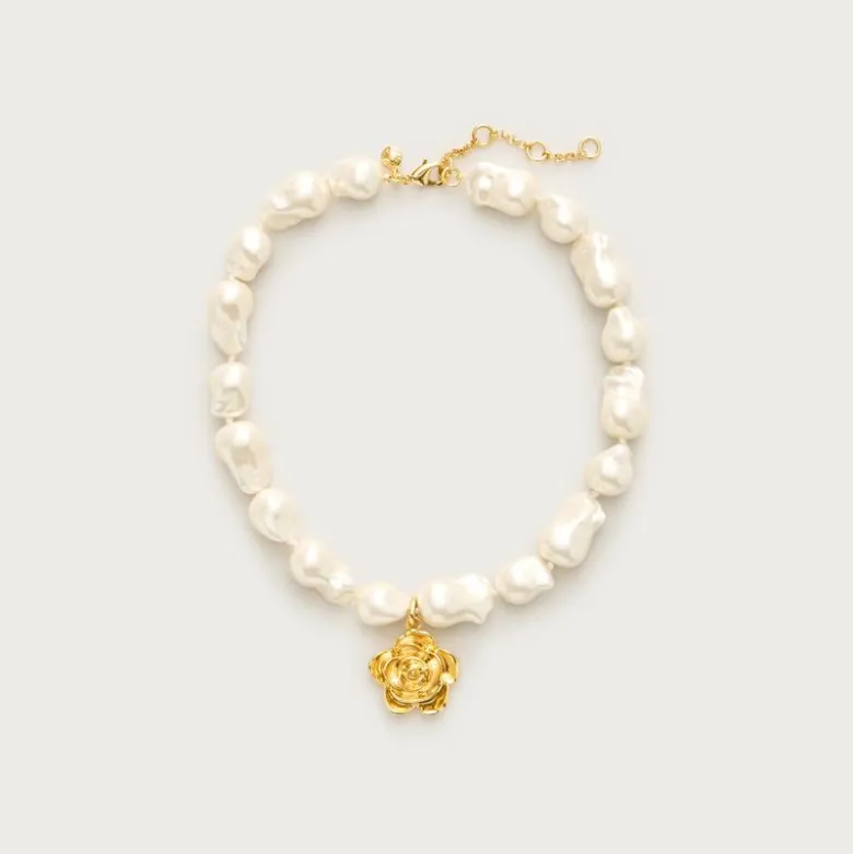 Baroque pearl necklace with rose pendant