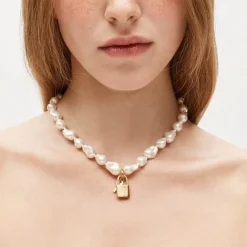 Baroque pearl necklace with key pendant