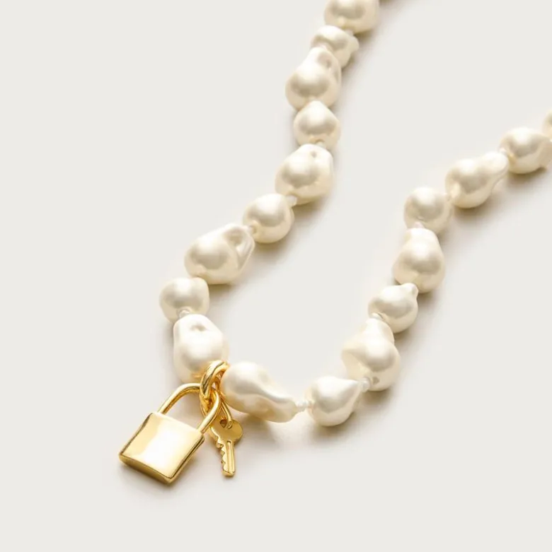 Baroque pearl necklace with key pendant