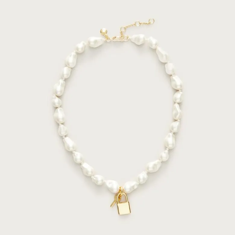 Baroque pearl necklace with key pendant
