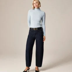 Barrel-leg jean