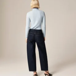 Barrel-leg jean