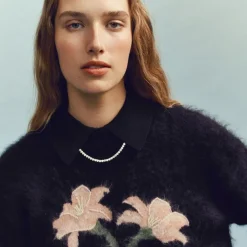 Brushed cashmere relaxed crewneck sweater with floral intarsia