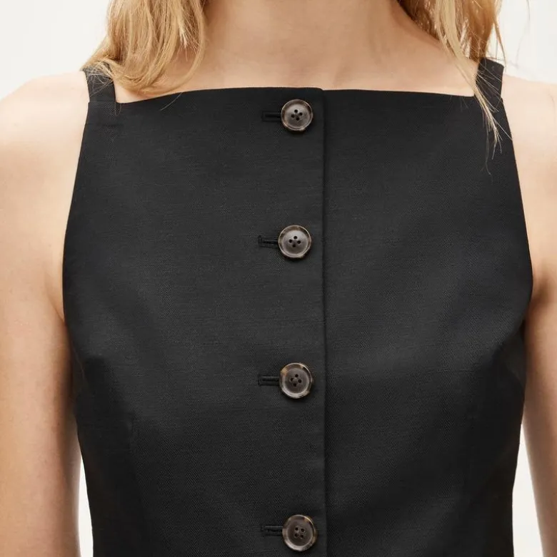 Button-up cutaway tank top in Gramercy linen blend