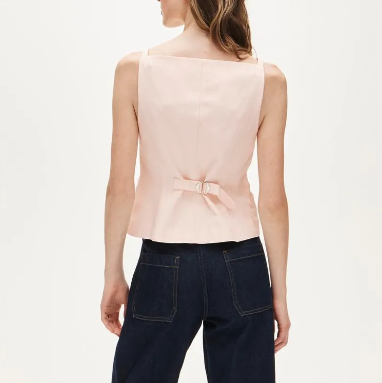 Button-up cutaway tank top in Gramercy linen blend