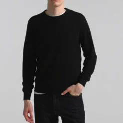 Cashmere crewneck sweater