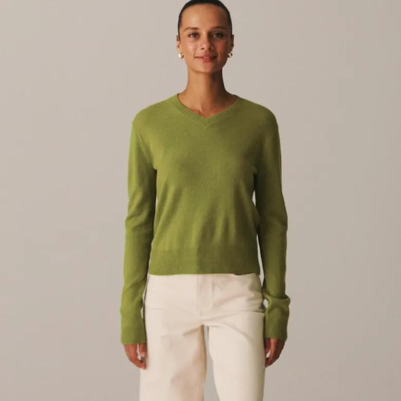 Cashmere high V-neck sweater