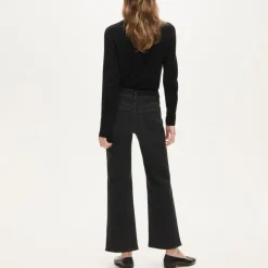 Charley kickout cropped jean