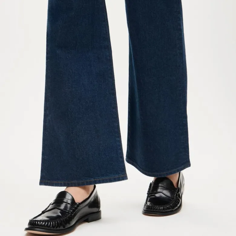 Charley kickout cropped jean