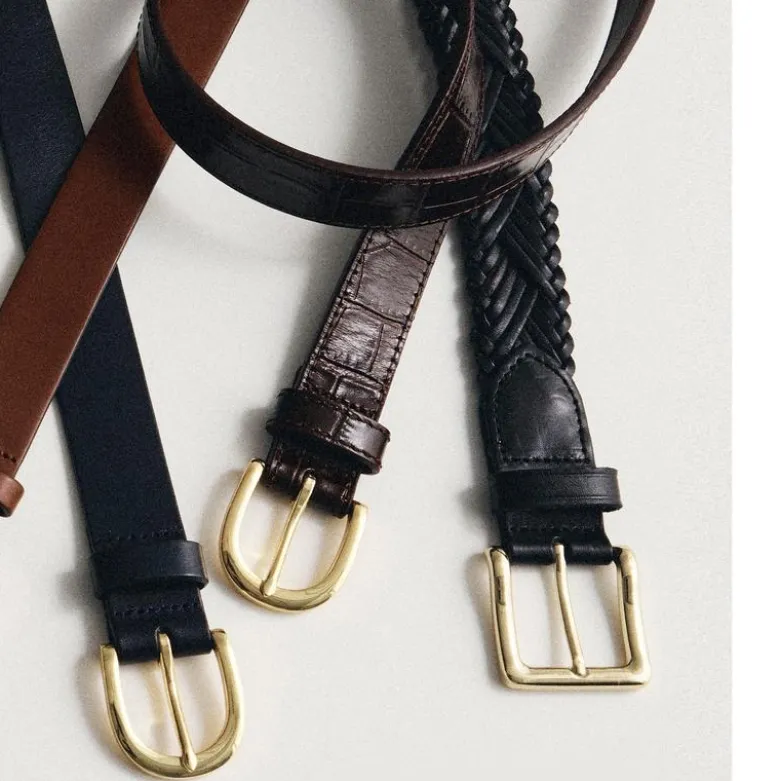 Classic belt in croc-embossed leather