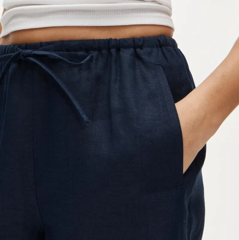 Cosmo short in linen