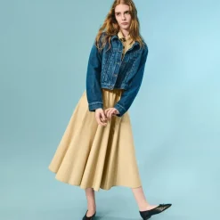 Cropped denim jacket with pintucks