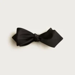 English satin point bow tie