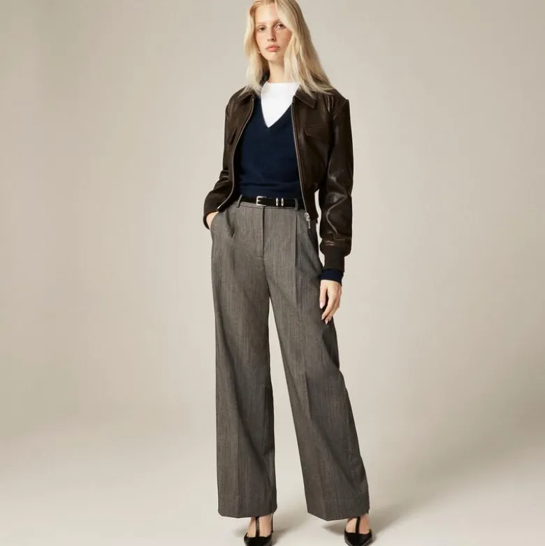 Essential wide-leg pant in Italian studio wool blend