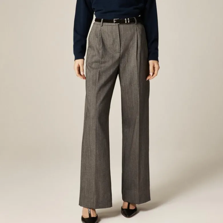 Essential wide-leg pant in Italian studio wool blend