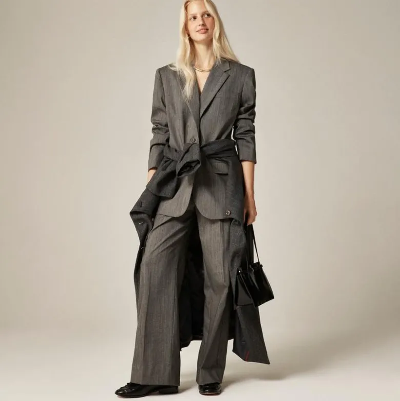Essential wide-leg pant in Italian studio wool blend