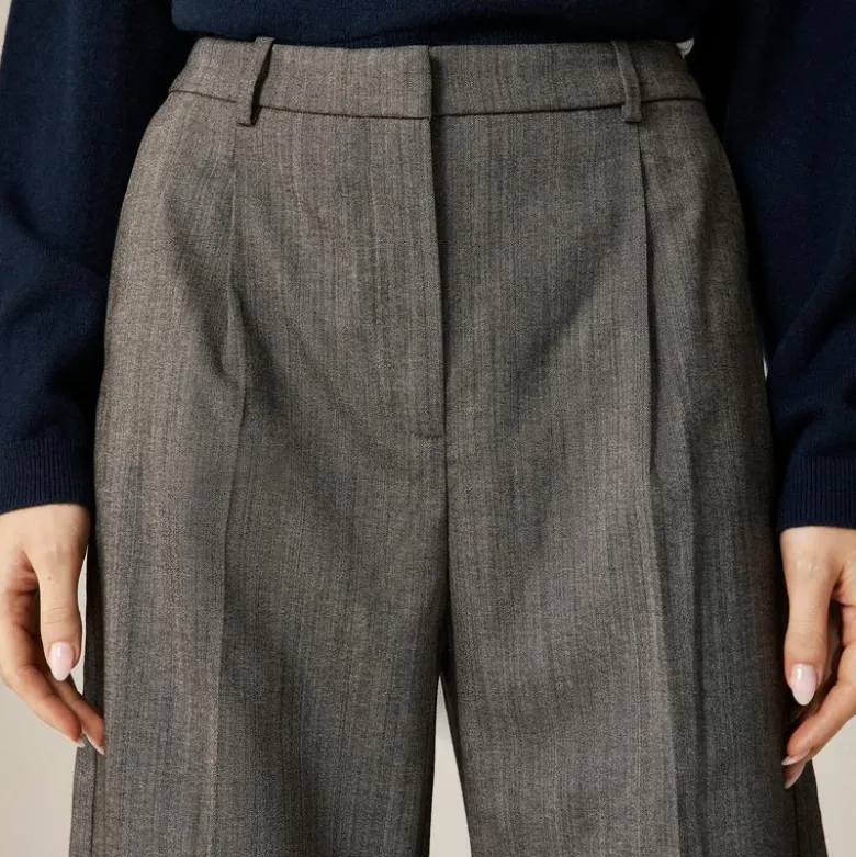 Essential wide-leg pant in Italian studio wool blend