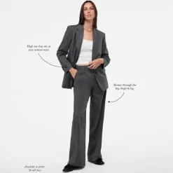 Essential wide-leg pant in Italian studio wool blend