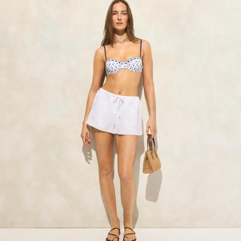 Eyelet short in linen-cotton blend