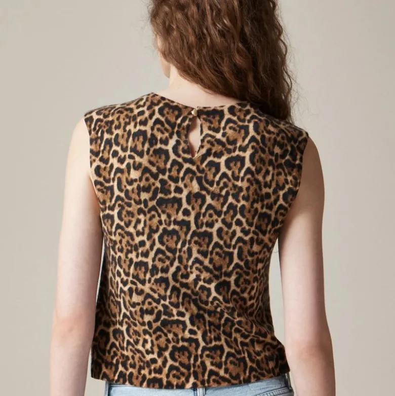 Featherweight cashmere-blend sweater shell in leopard print