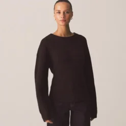 Fitted-waist crewneck sweater in ribbed merino wool