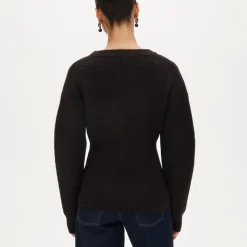 Fitted-waist crewneck sweater in ribbed merino wool