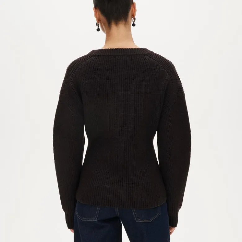 Fitted-waist crewneck sweater in ribbed merino wool