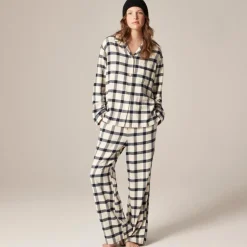 Flannel long-sleeve pajama pant set in plaid