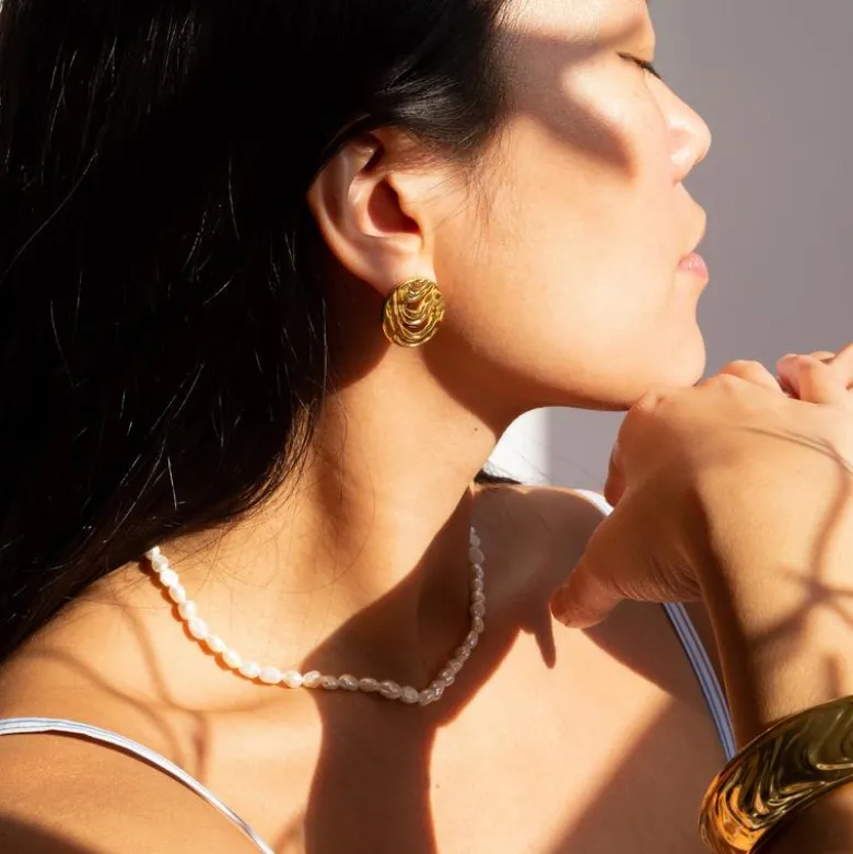 Freshwater pearl necklace