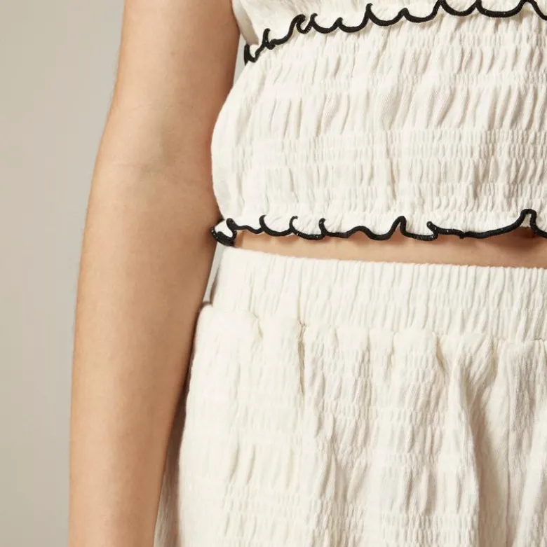 Girls' smocked lettuce-edge short in crinkled jersey