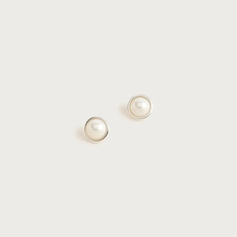 Grommet pearl stud earrings