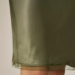 Gwen knee-length slip skirt in viscose charmeuse