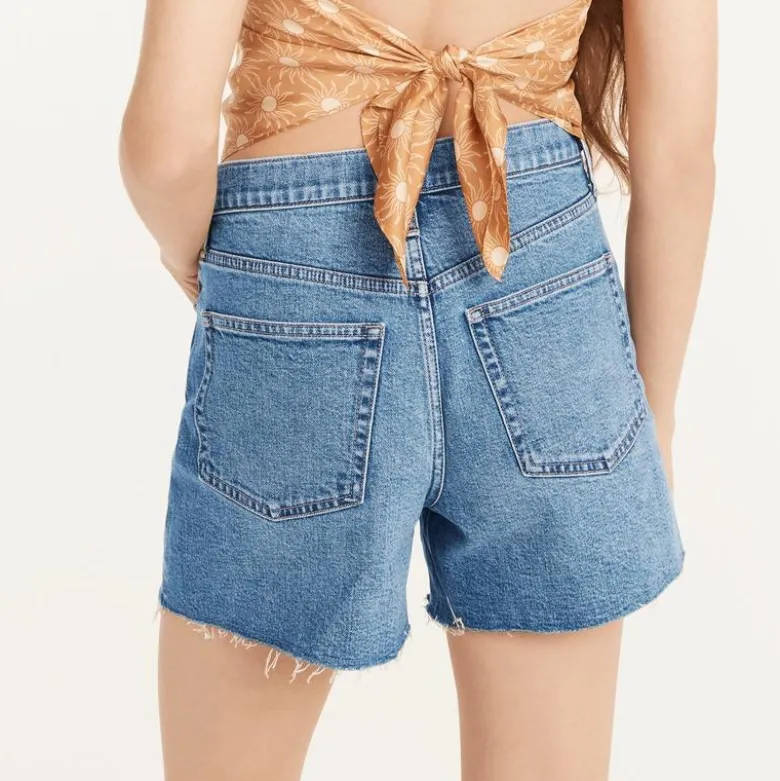 High-rise denim short in Juniper wash