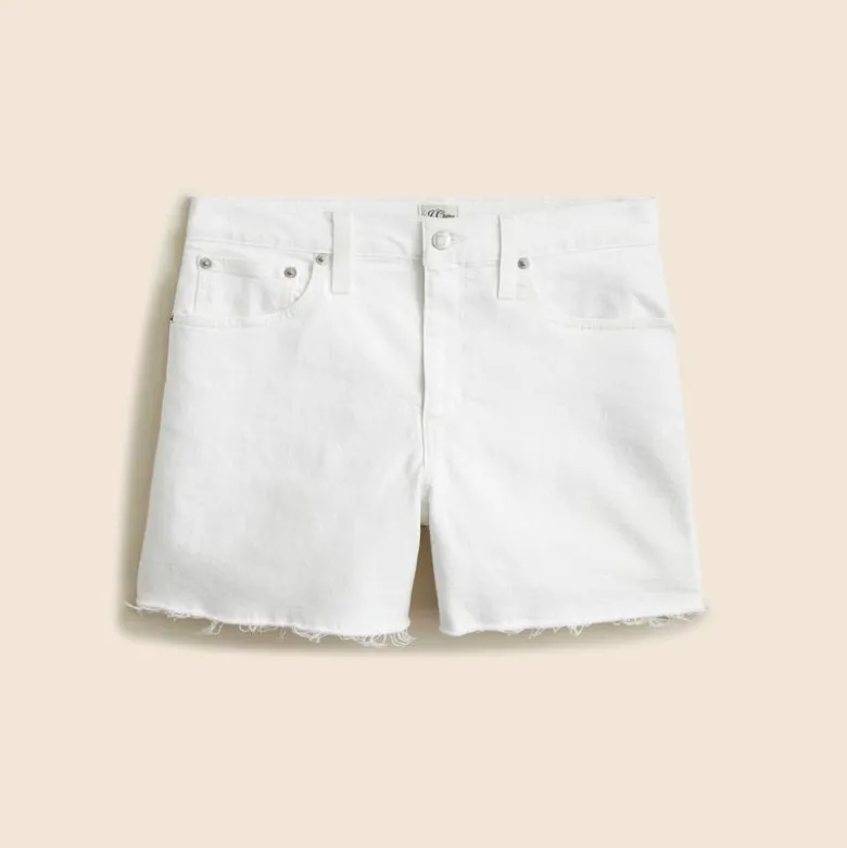 High-rise denim short in white