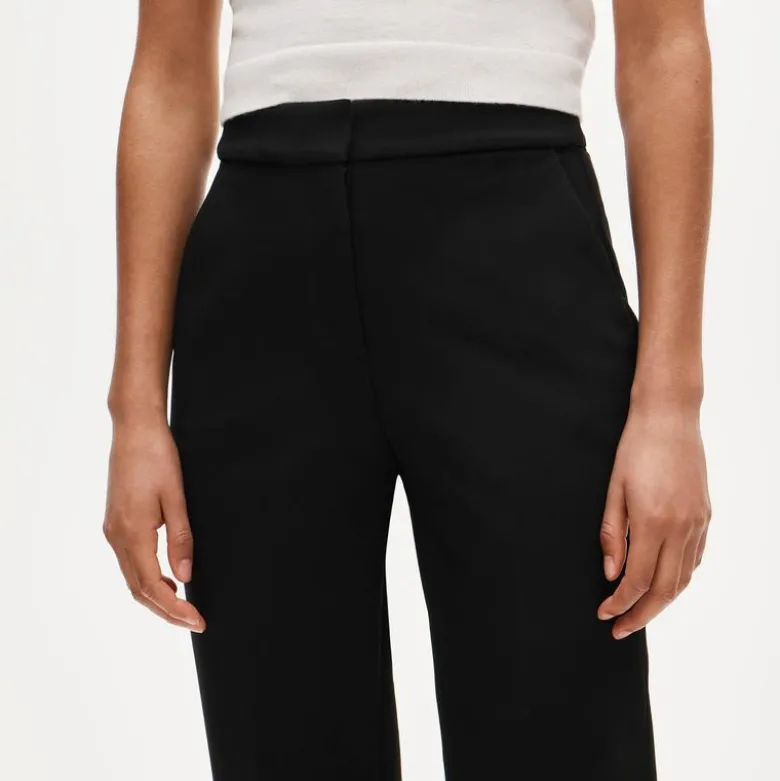 Kate straight-leg pant in four-season stretch