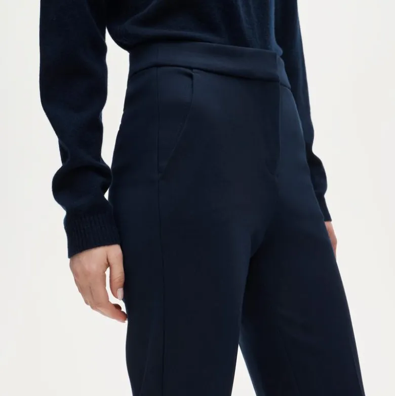 Kate straight-leg pant in four-season stretch