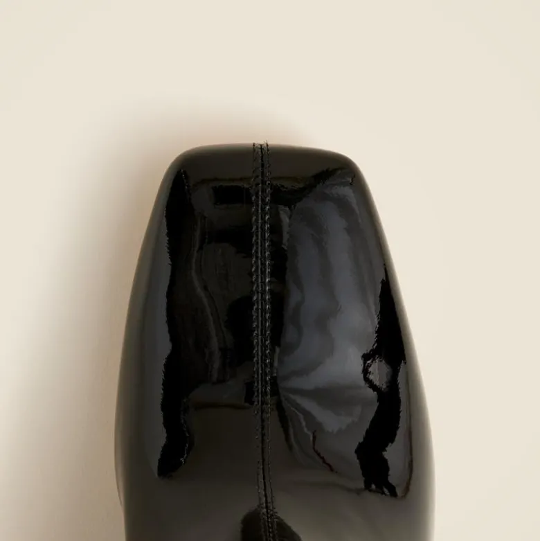 Knee-high round-heel boots in patent leather