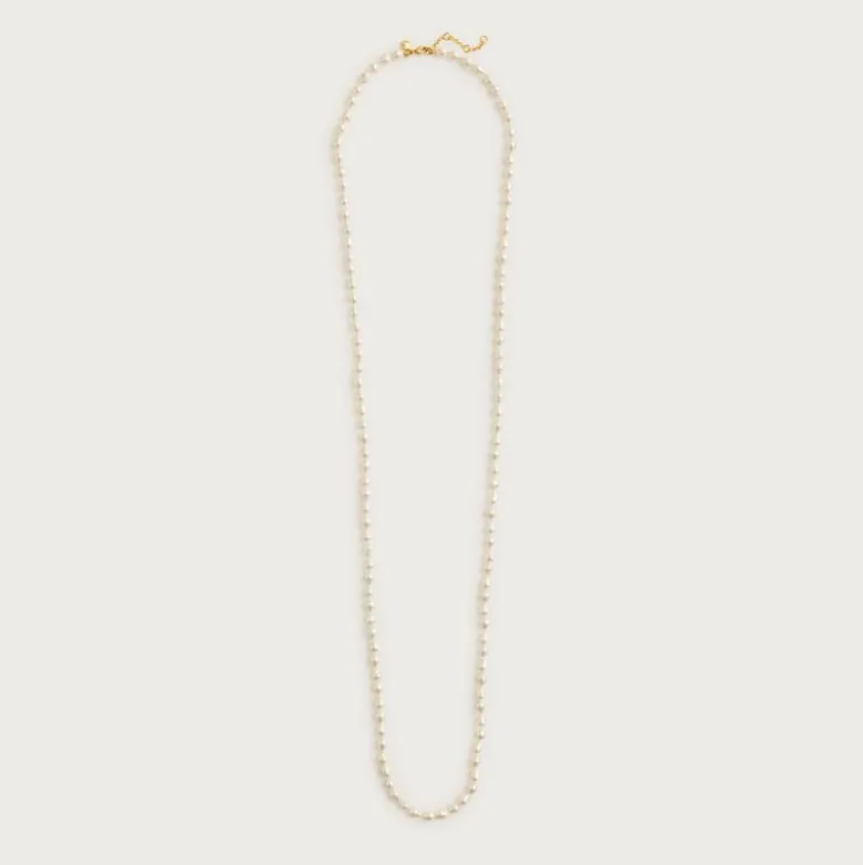 Long pearl necklace