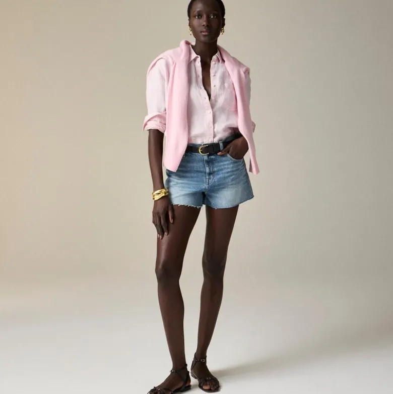 Low-rise frayed denim short