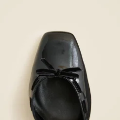 Maisie bow heels in patent leather