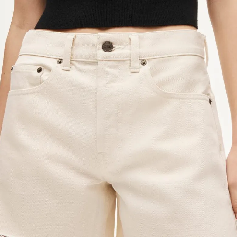 Mid-rise A-line denim short in ecru