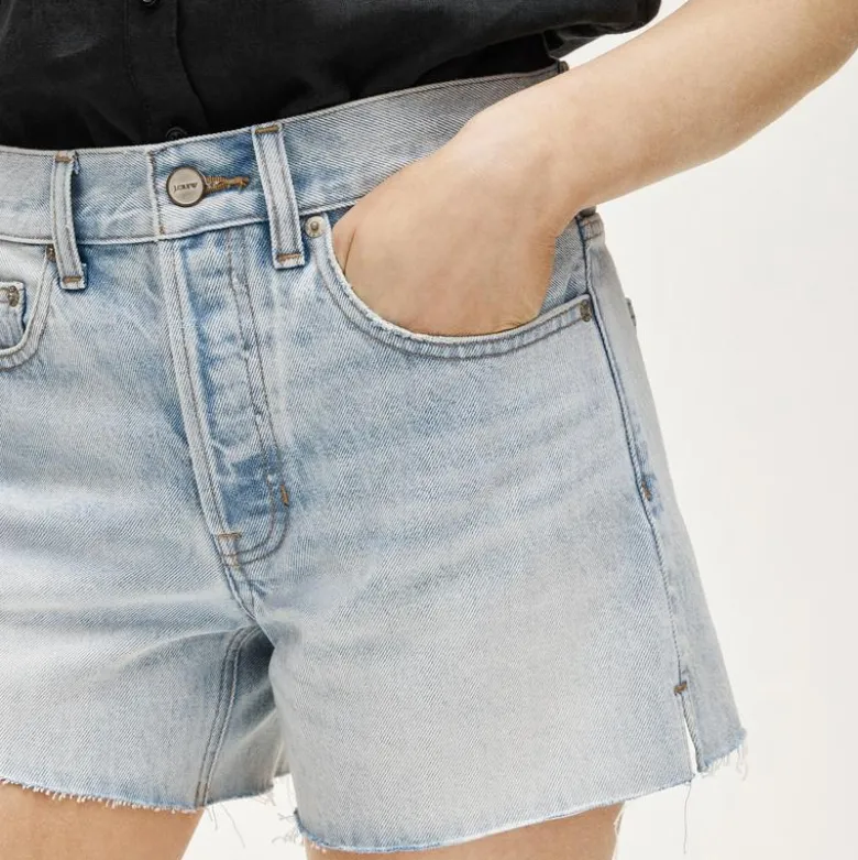 Mid-rise A-line denim short
