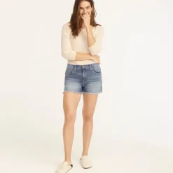 Mid-rise denim short in Squash wash