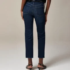 Mid-rise kickout jean