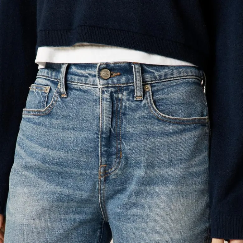 Nipped straight jean in stretch